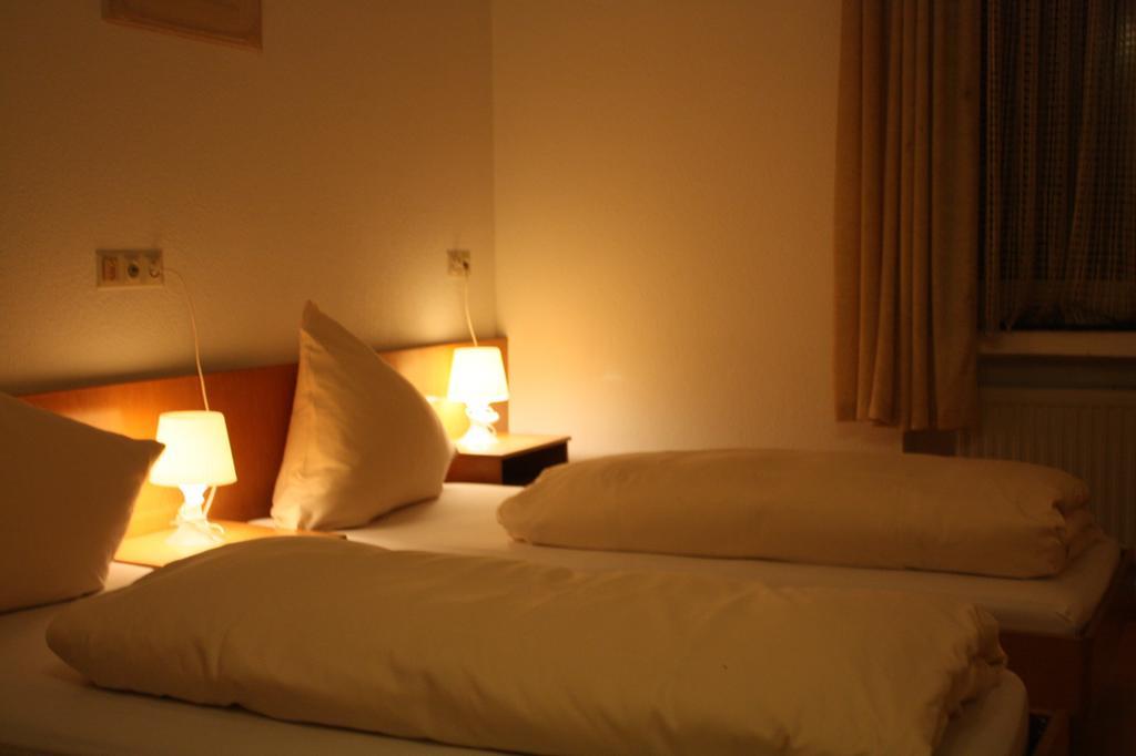 hotel funk Bietigheim-Bissingen Zimmer foto