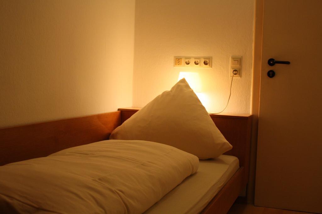hotel funk Bietigheim-Bissingen Zimmer foto
