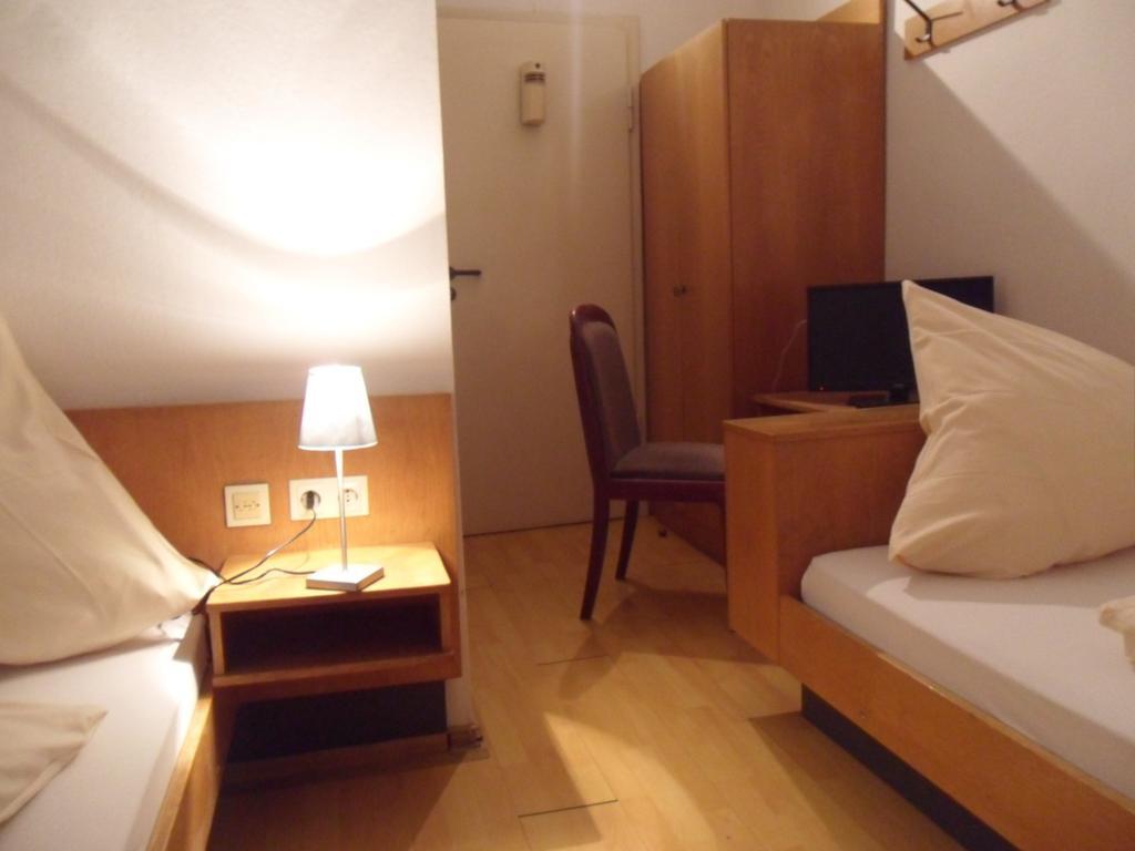 hotel funk Bietigheim-Bissingen Zimmer foto