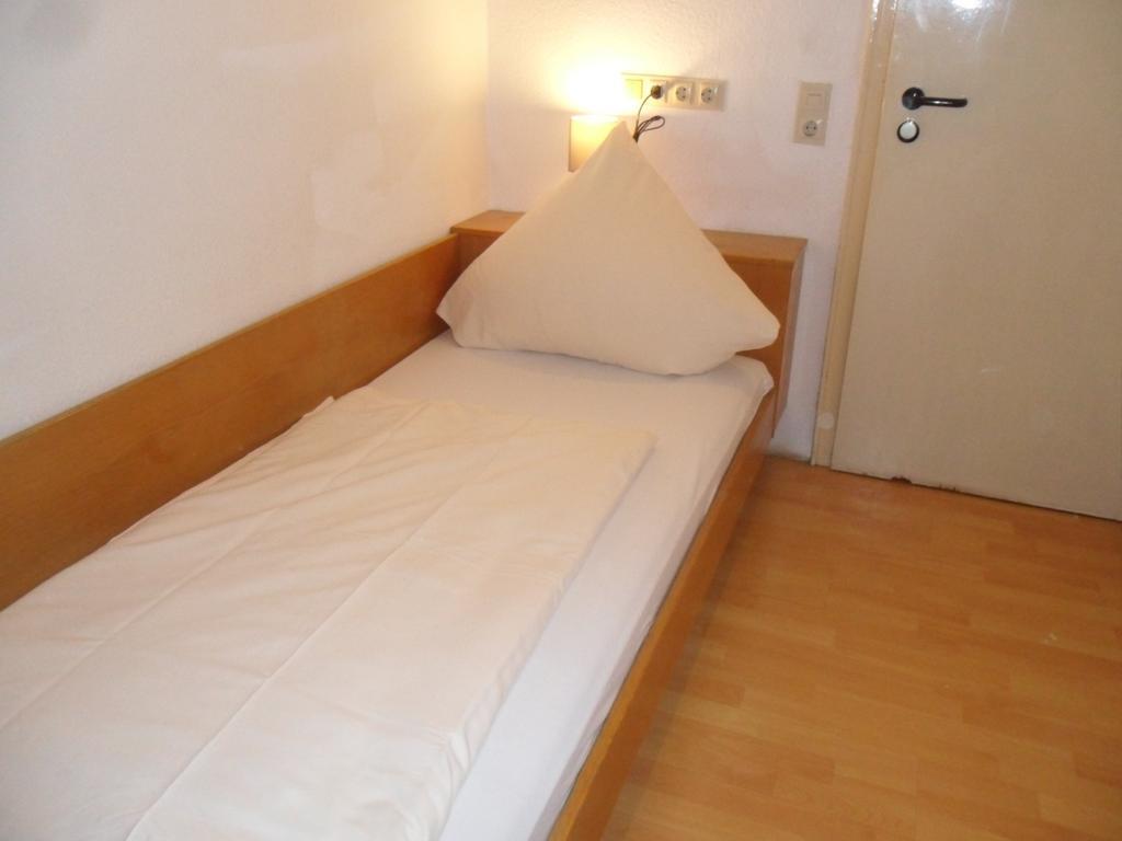 hotel funk Bietigheim-Bissingen Zimmer foto
